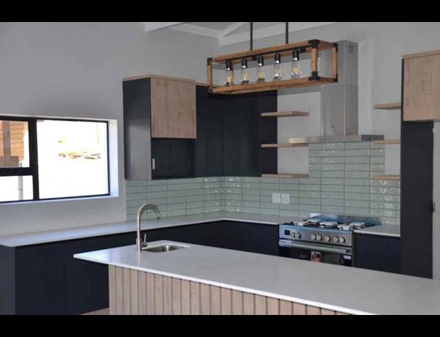 3 BEDROOM HOUSE FOR SALE IN ISLAND VIEW